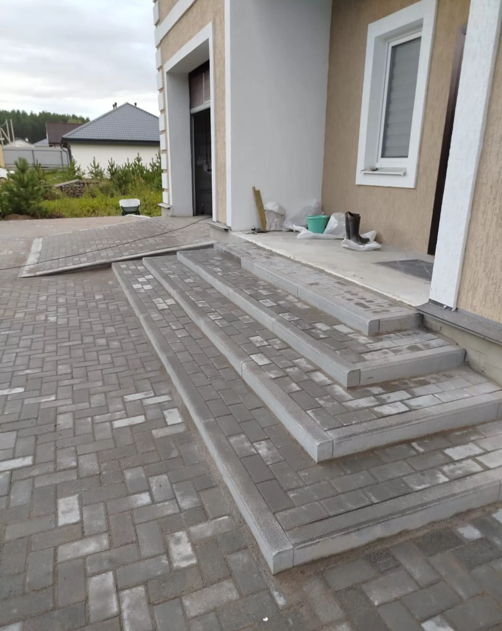 Благоустройство участка и укладка плитки — фото 1