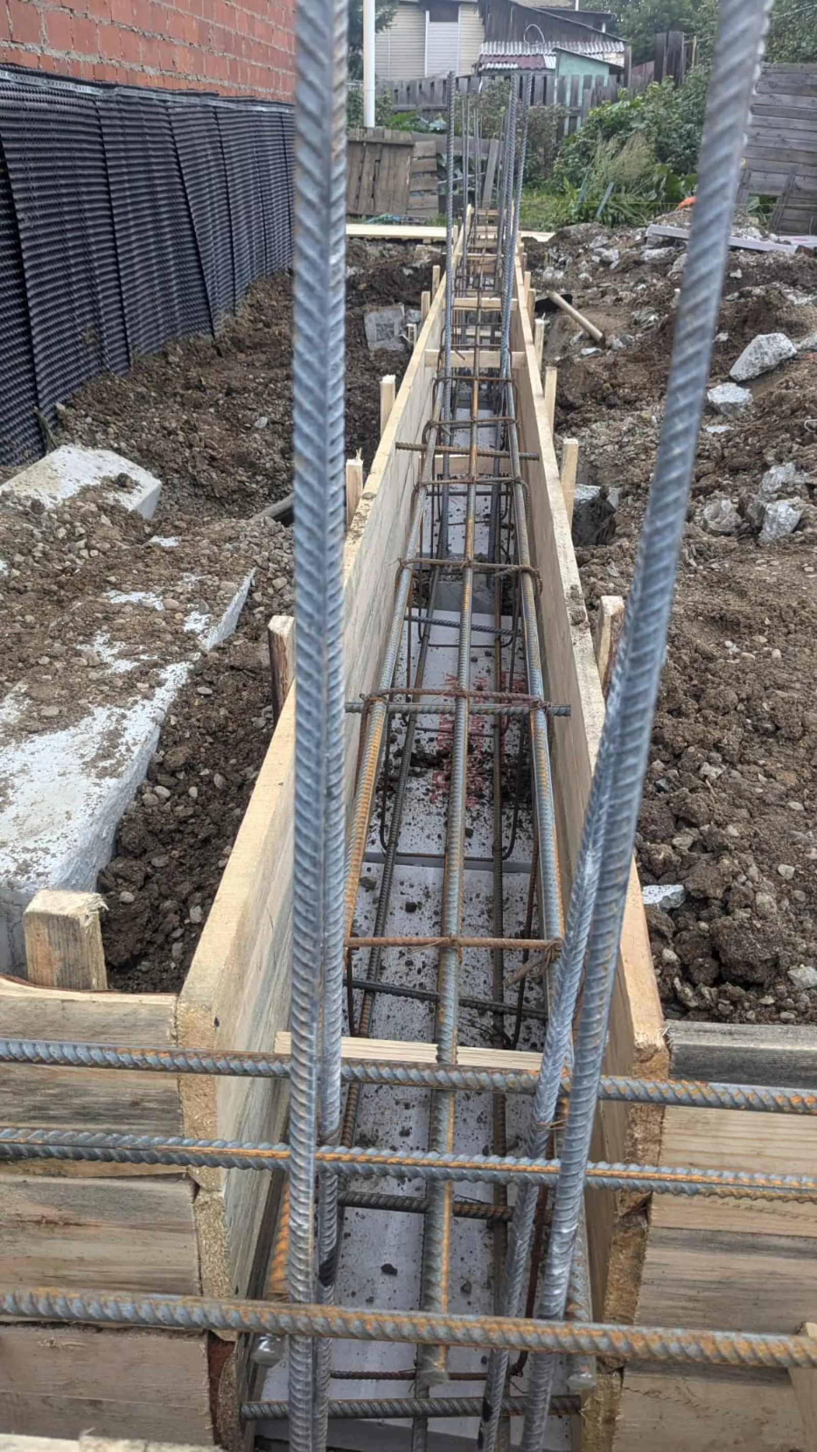 Устройство фундамента и бетонной отмостки вокруг дома — фото 12